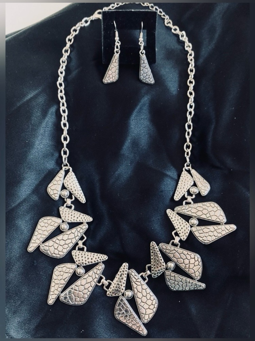 Silver Textured Statement Necklace & Matching Earrings-Mod Style Jewelry Set